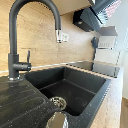 Lejlighed And Pri Baslju *